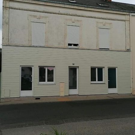 Charmant F2 Noyant Exterior photo